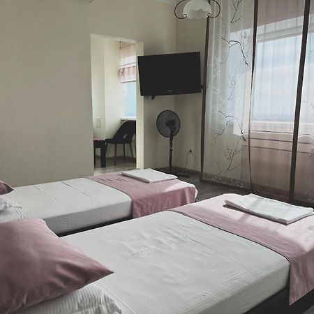 Vip House Hotel 阿斯坦纳 外观 照片
