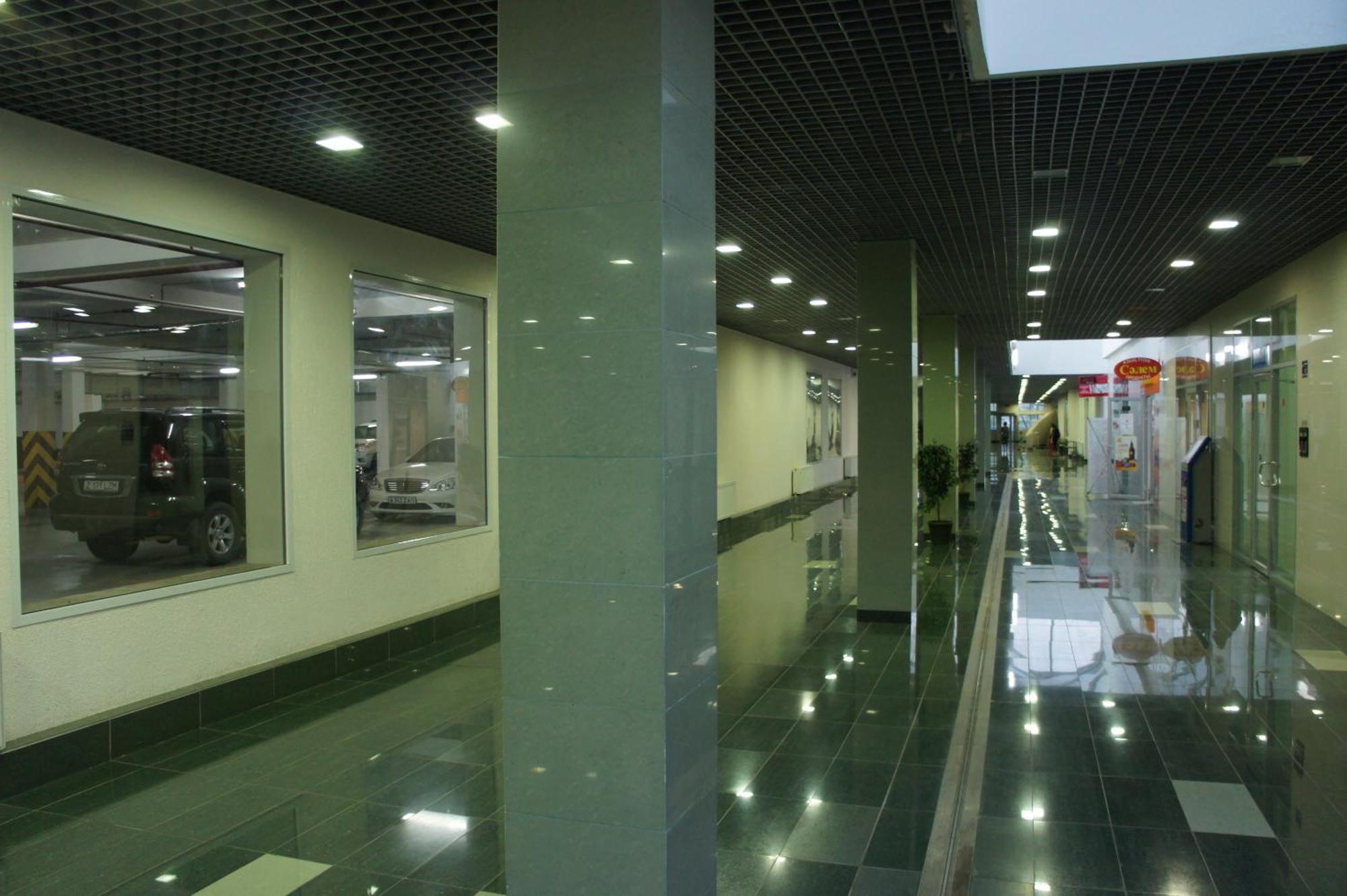 Vip House Hotel 阿斯坦纳 外观 照片