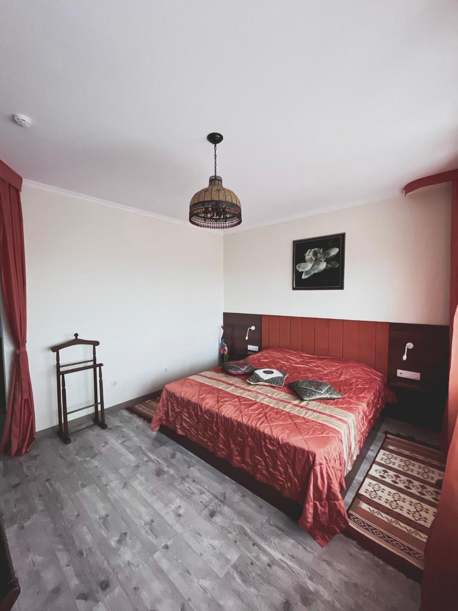 Vip House Hotel 阿斯坦纳 外观 照片