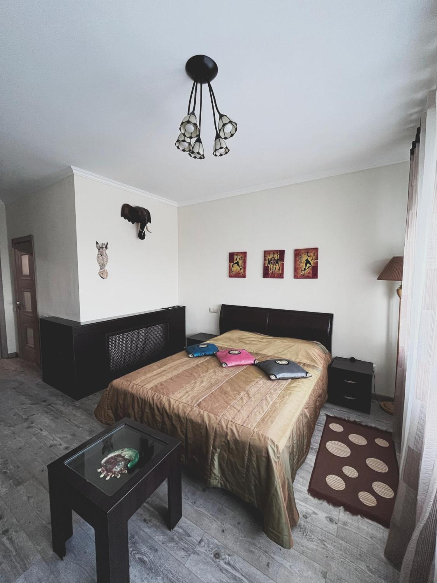 Vip House Hotel 阿斯坦纳 外观 照片