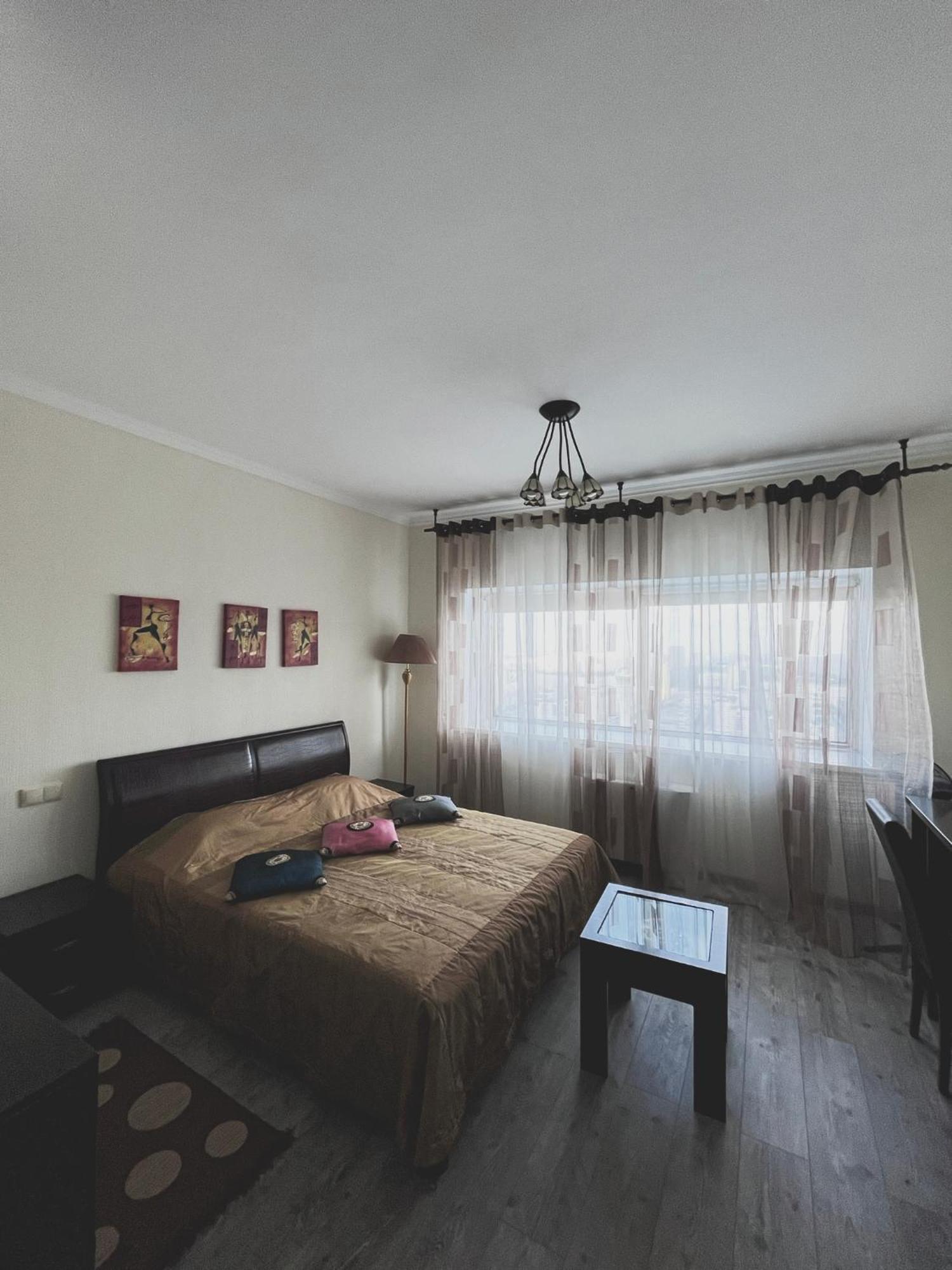 Vip House Hotel 阿斯坦纳 外观 照片