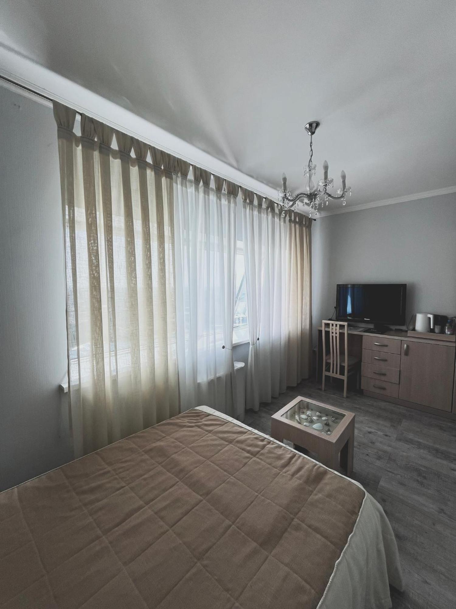 Vip House Hotel 阿斯坦纳 外观 照片