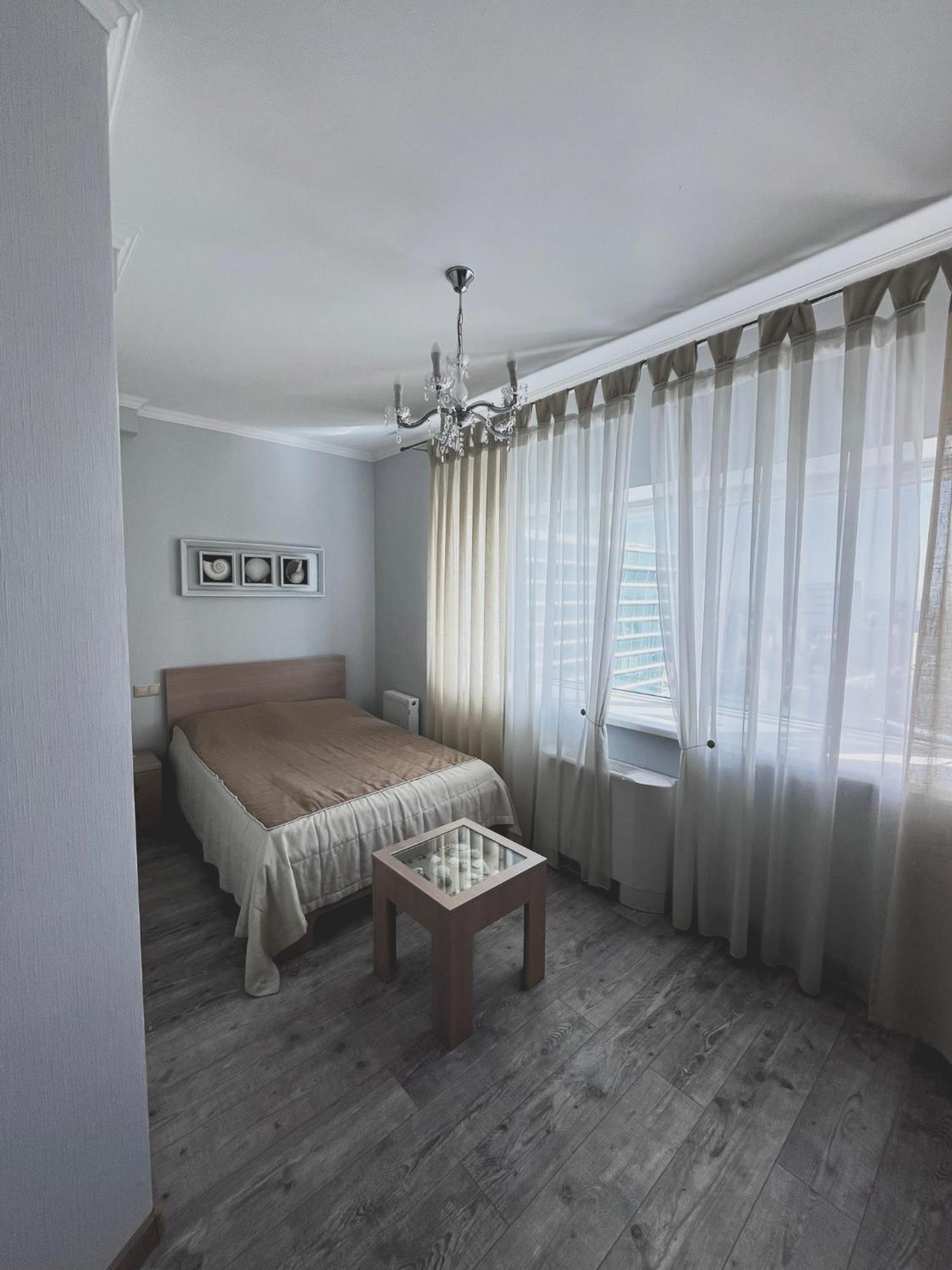 Vip House Hotel 阿斯坦纳 外观 照片