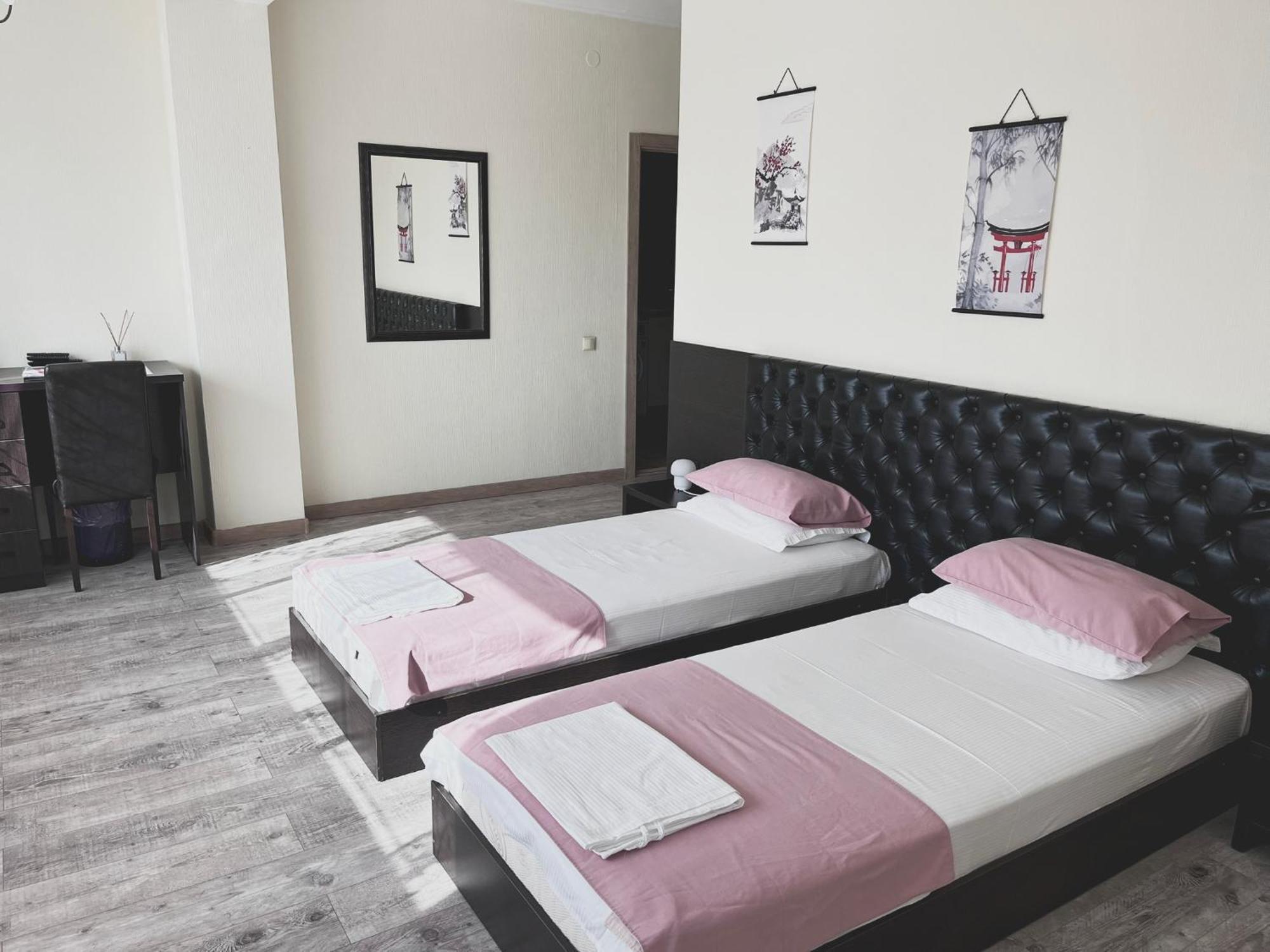 Vip House Hotel 阿斯坦纳 外观 照片