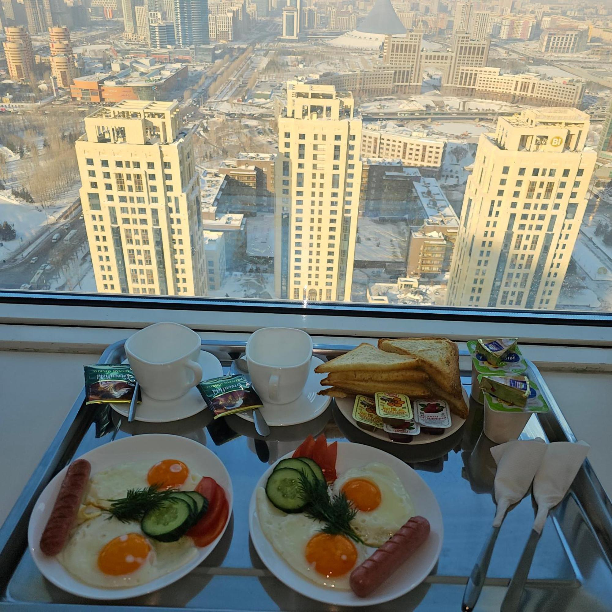 Vip House Hotel 阿斯坦纳 外观 照片