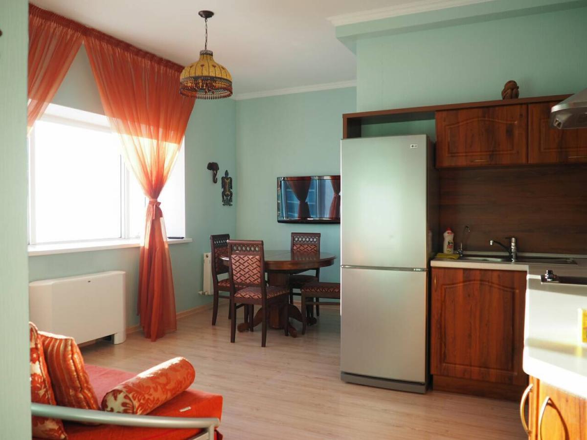 Vip House Hotel 阿斯坦纳 外观 照片