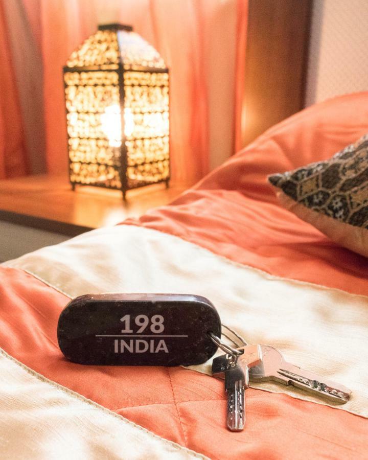Vip House Hotel 阿斯坦纳 外观 照片