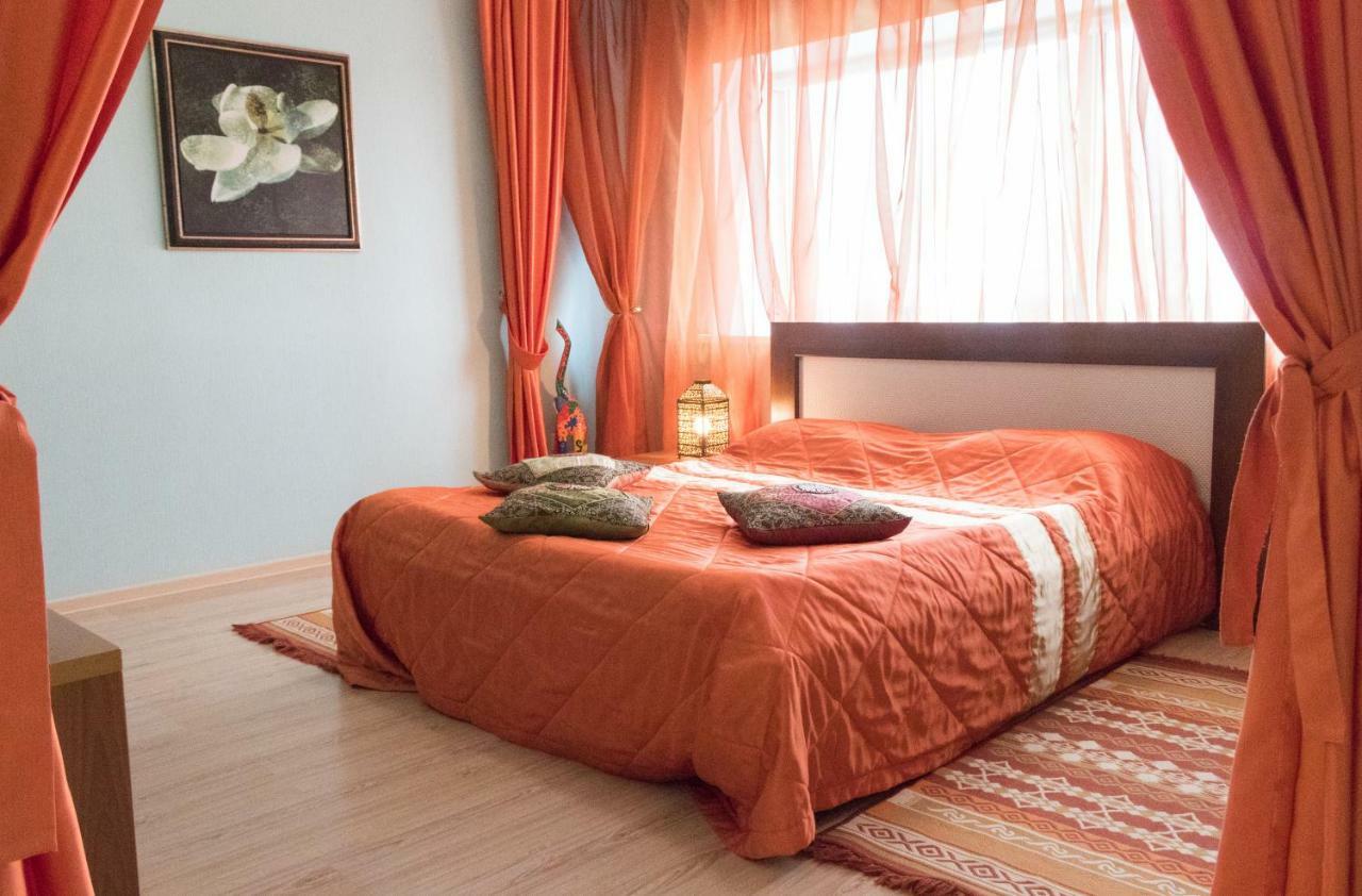 Vip House Hotel 阿斯坦纳 外观 照片