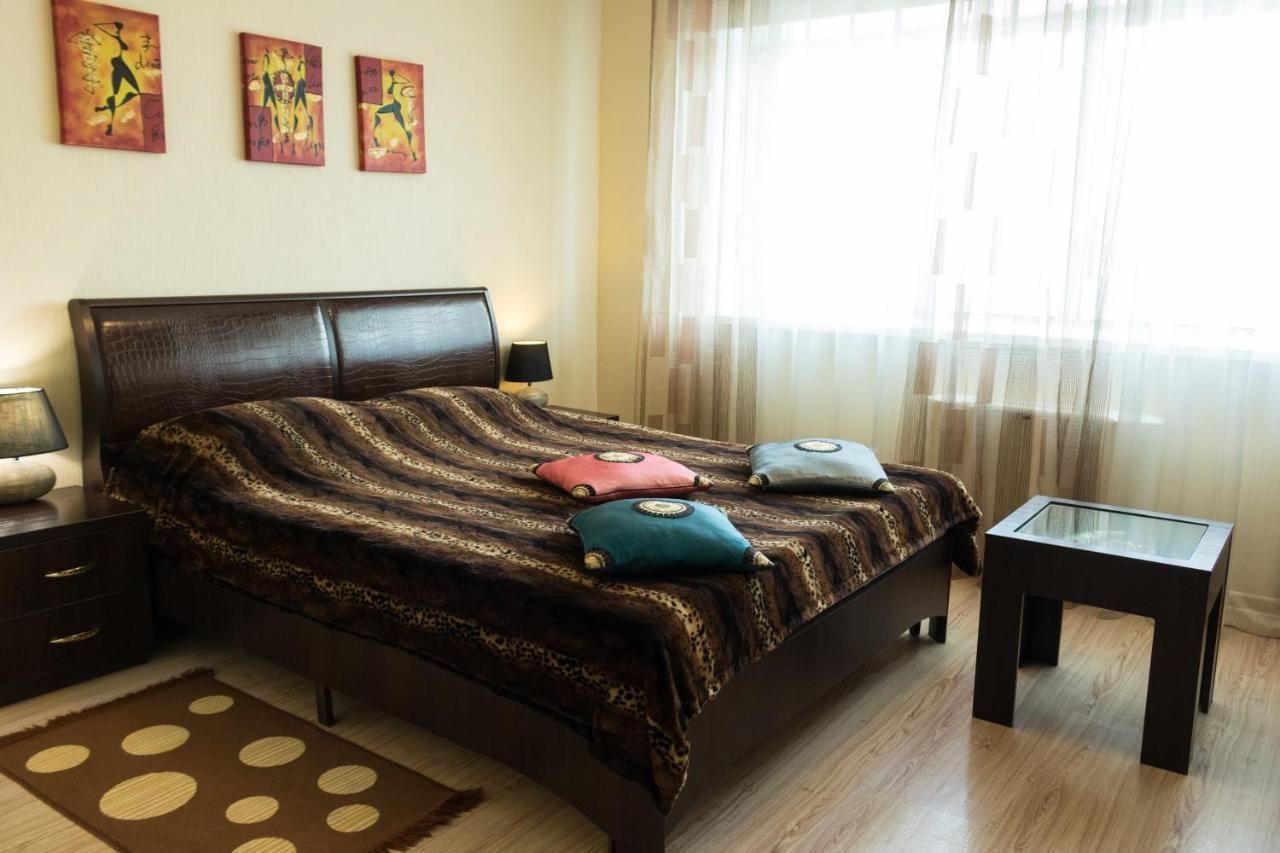 Vip House Hotel 阿斯坦纳 外观 照片